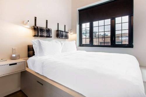 Gowanus Inn & Yard image 8
