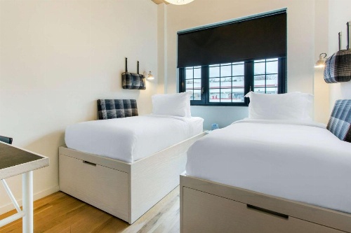 Gowanus Inn & Yard image 9